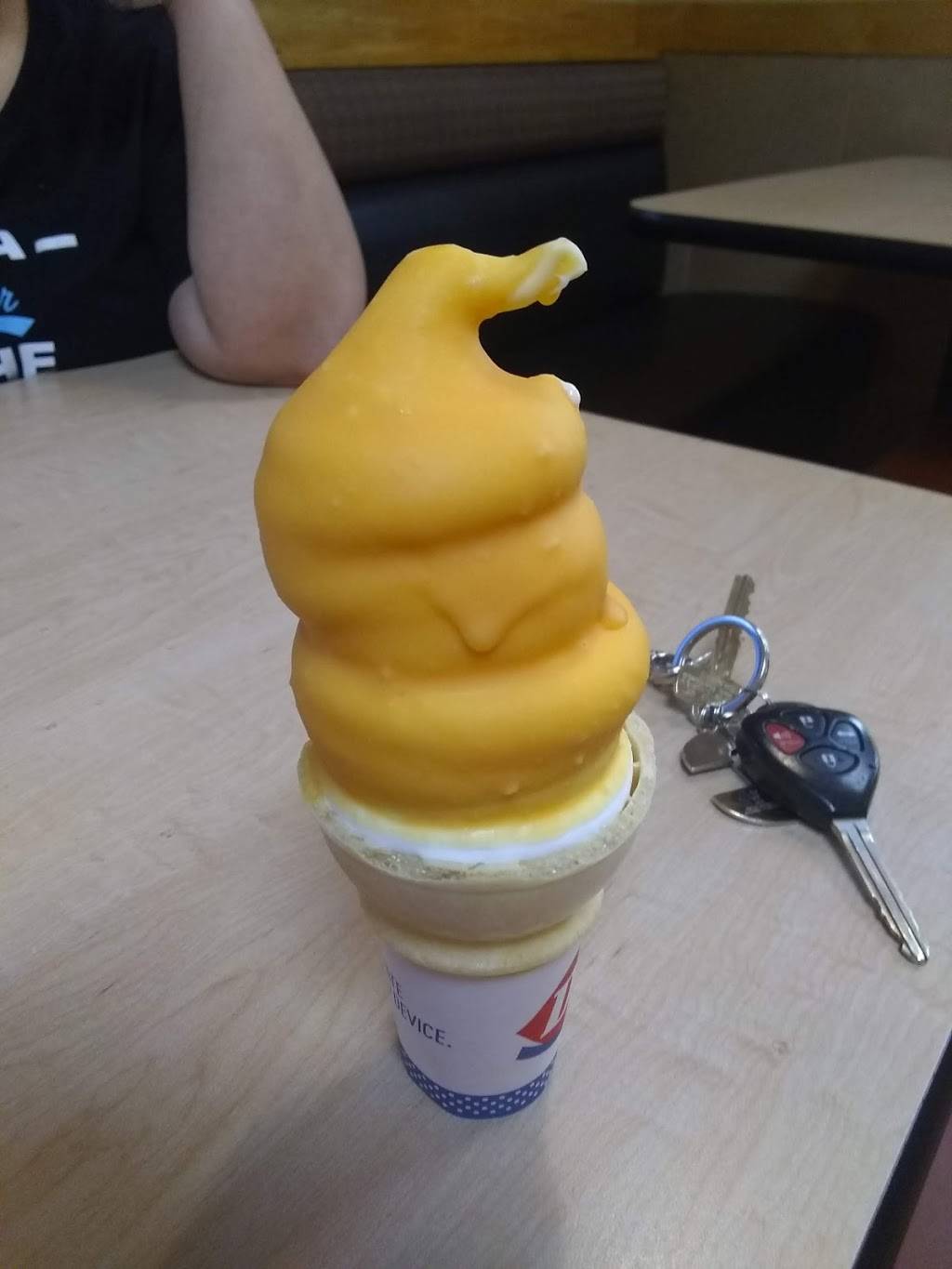 Dairy Queen Restaurant | restaurant | 14576 Wallisville Rd, Houston, TX 77049, USA | 7134557779 OR +1 713-455-7779