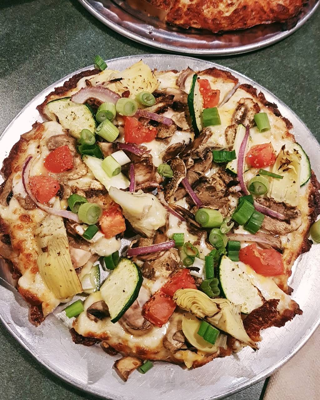Round Table Pizza | meal delivery | 1003 Guerneville Rd, Santa Rosa, CA 95403, USA | 7075279999 OR +1 707-527-9999