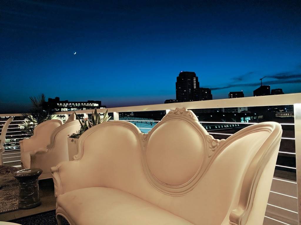 Haute at New Hotel Mertens (rooftop lounge) | restaurant | 35 Oakes St SW, Grand Rapids, MI 49503, USA | 61655117132 OR +1 616-551-1713 ext. 2