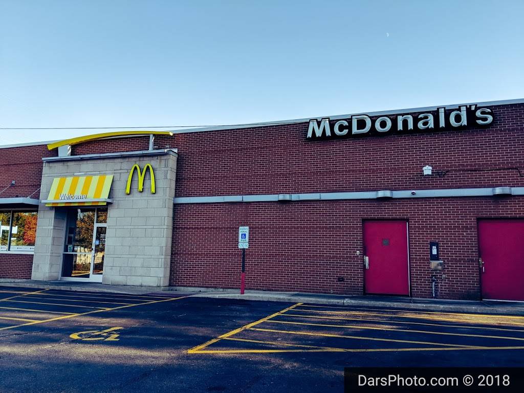 McDonalds | cafe | 4550 N Cumberland Ave, Chicago, IL 60656, USA | 7736254343 OR +1 773-625-4343