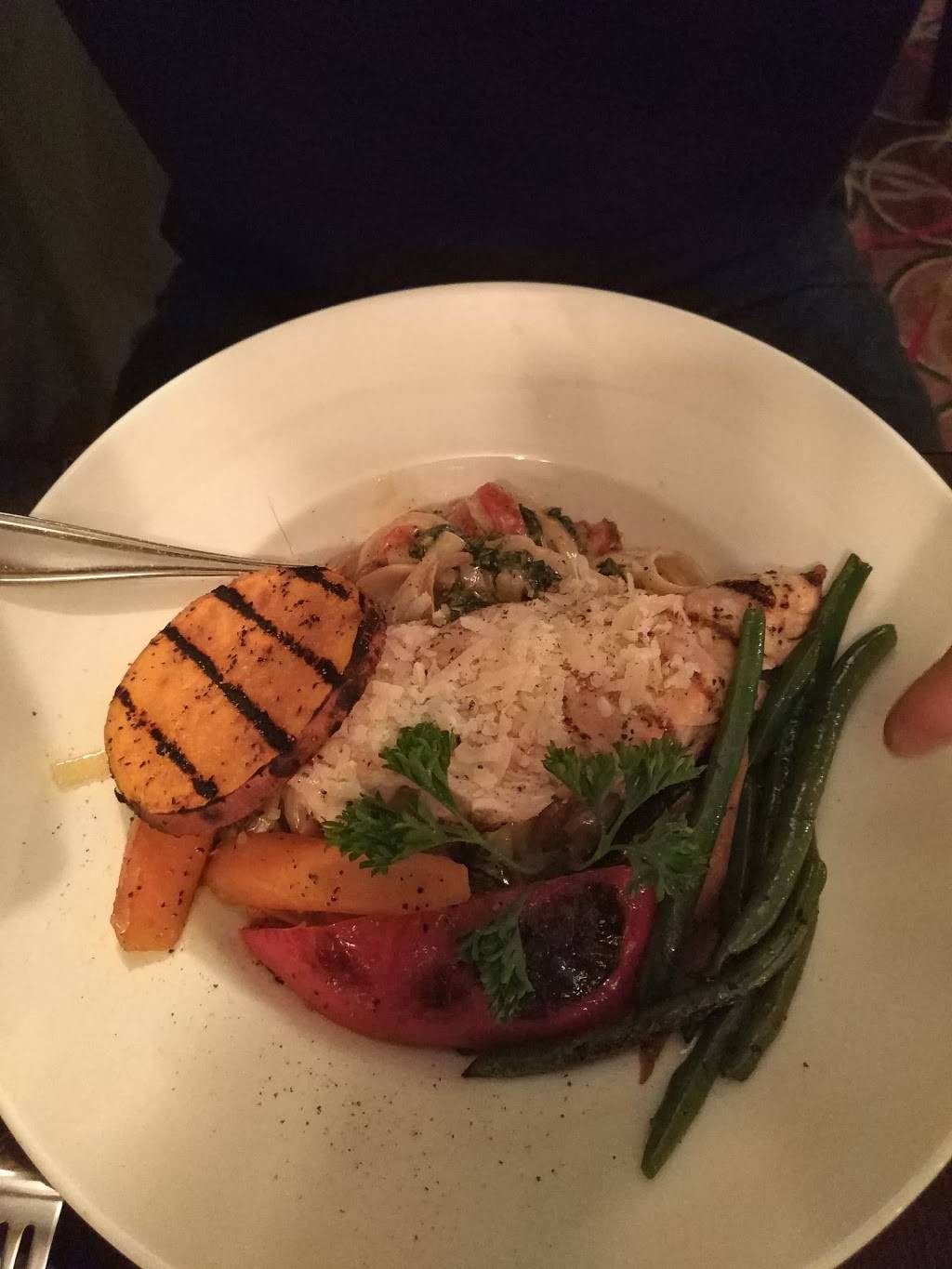 The Library Restaurant | restaurant | 924 King St, Midland, ON L4R 0B8, Canada | 7055280100 OR +1 705-528-0100