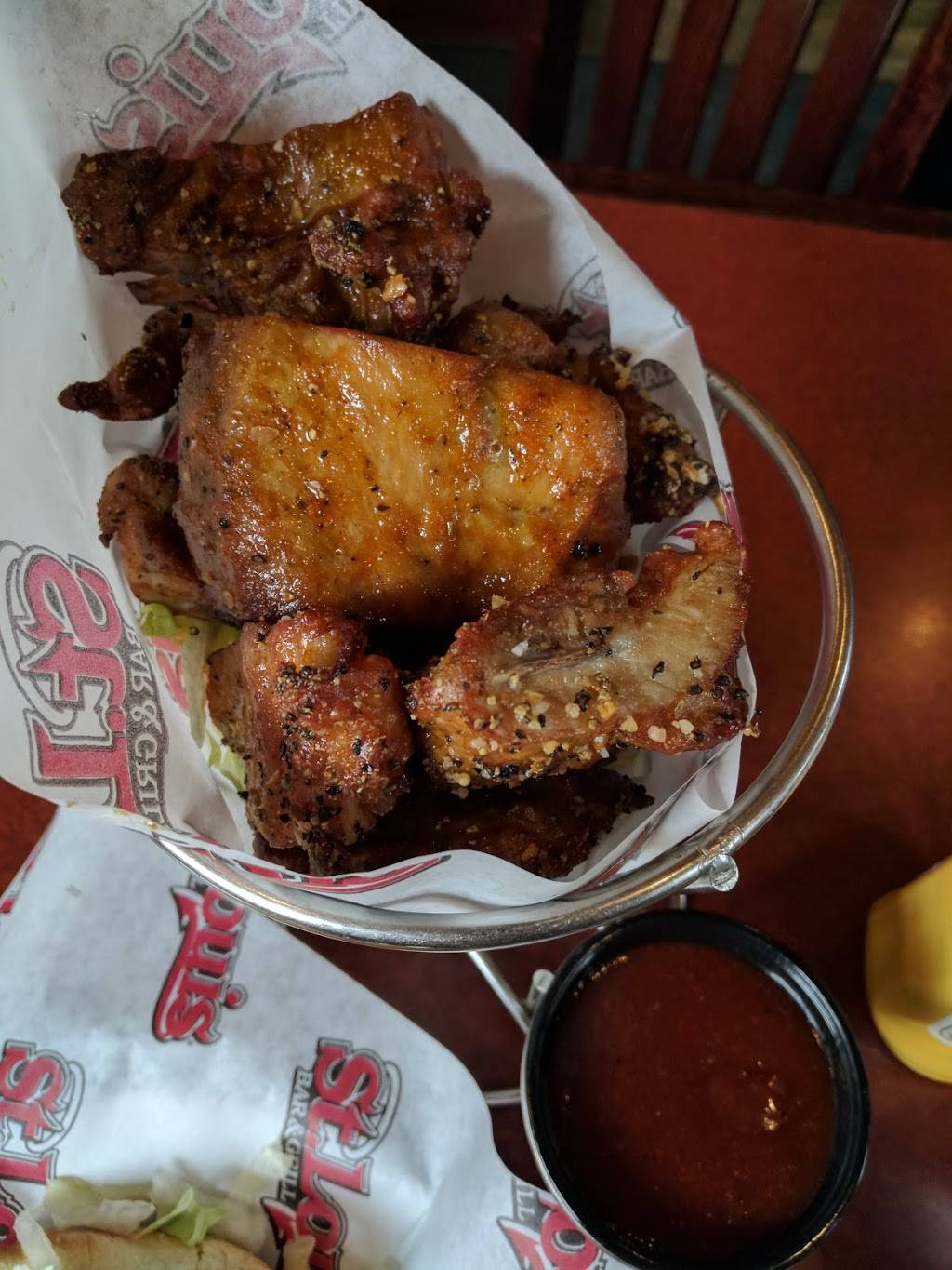 St. Louis Bar & Grill | restaurant | 625 Fortune Crest unit 9-10, Kingston, ON K7P 0L5, Canada | 6133891110 OR +1 613-389-1110