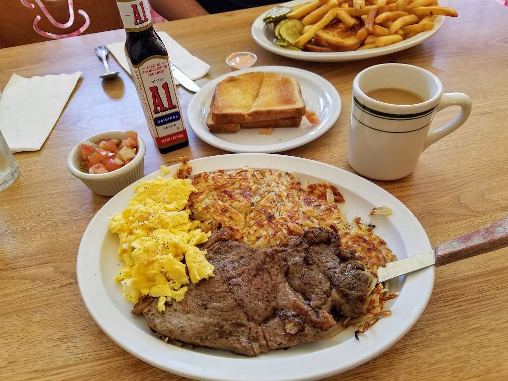 Robertas Village Inn | restaurant | 2326 D St, La Verne, CA 91750, USA | 9095961513 OR +1 909-596-1513