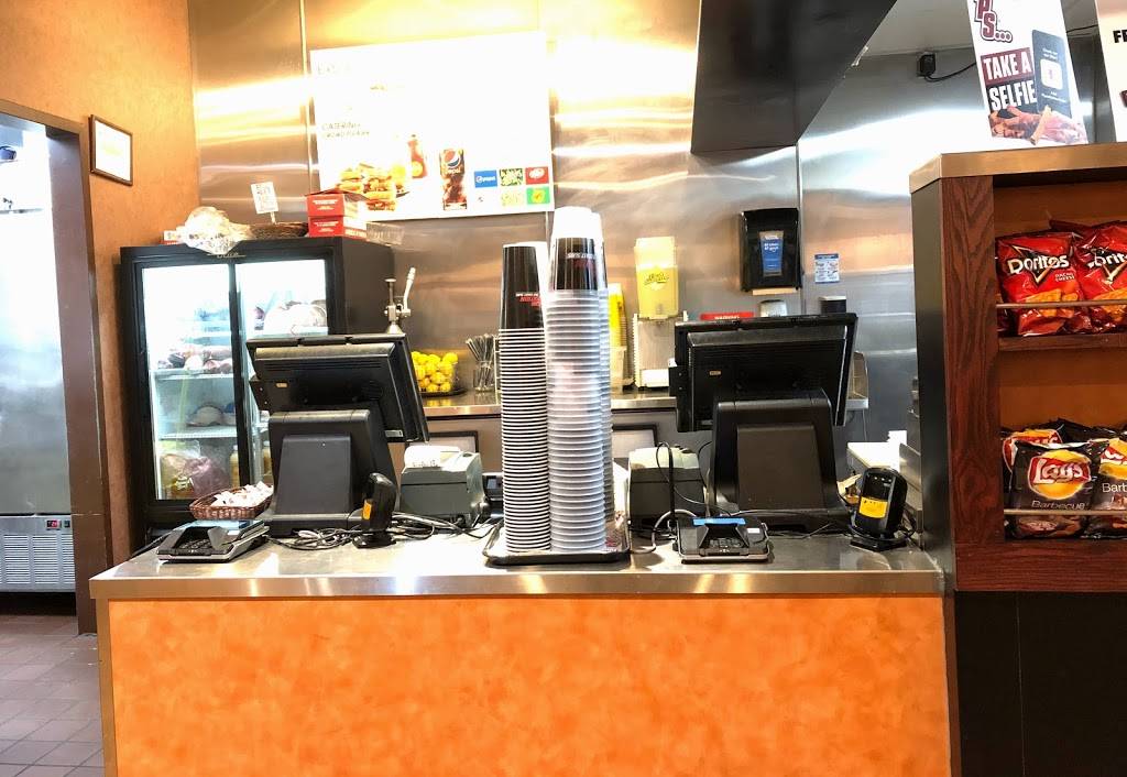 Penn Station East Coast Subs | meal takeaway | 801 Butterfield Rd, Lombard, IL 60148, USA | 6303681850 OR +1 630-368-1850