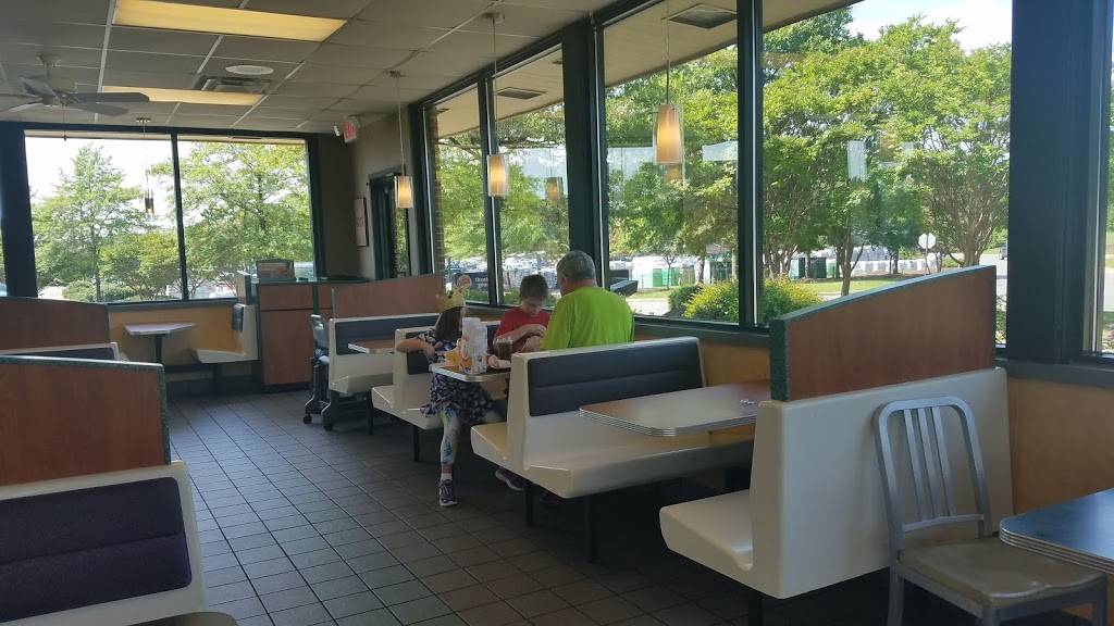 Burger King | restaurant | 45095 Worth Ave, California, MD 20619, USA | 3017375215 OR +1 301-737-5215