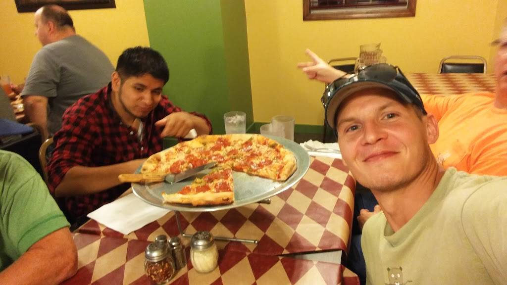 Pinos Pizza | restaurant | 6288 Buggs Island Rd, Boydton, VA 23917, USA | 4347386999 OR +1 434-738-6999