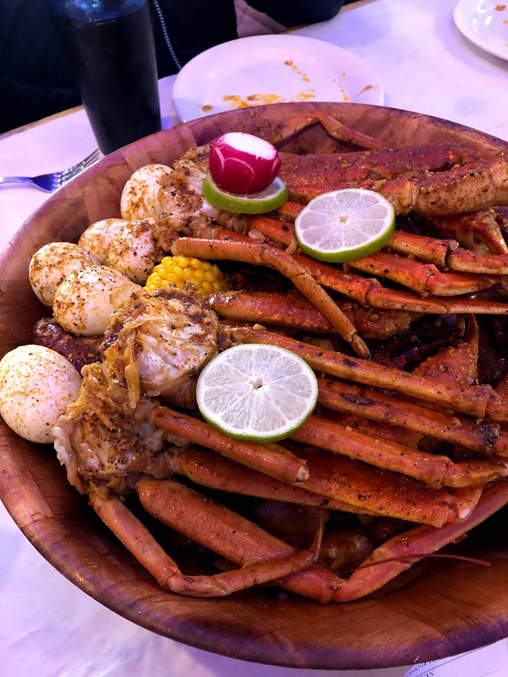 Blue Crab Juicy Seafood | meal takeaway | 8340 Kelly Ln, Indianapolis, IN 46250, USA | 3178272000 OR +1 317-827-2000