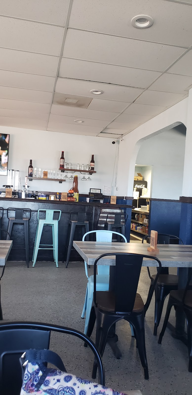 La Cruda Mariscos & Grill | restaurant | 12746 Pearblossom Hwy, Pearblossom, CA 93553, USA | 6615264293 OR +1 661-526-4293