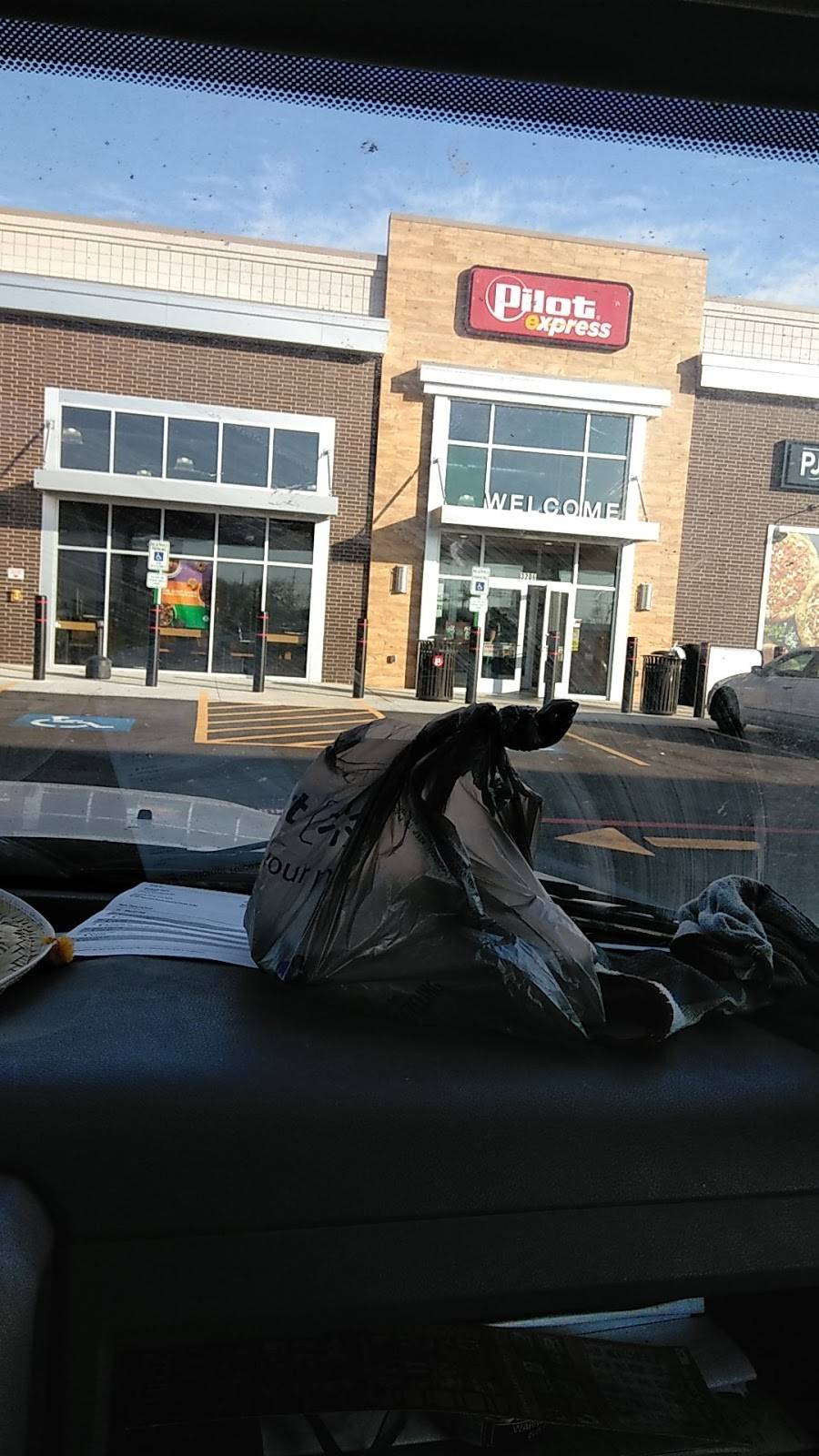 Pilot Express | restaurant | 3206 W Trinity Blvd, Grand Prairie, TX 75050, USA | 9722377905 OR +1 972-237-7905