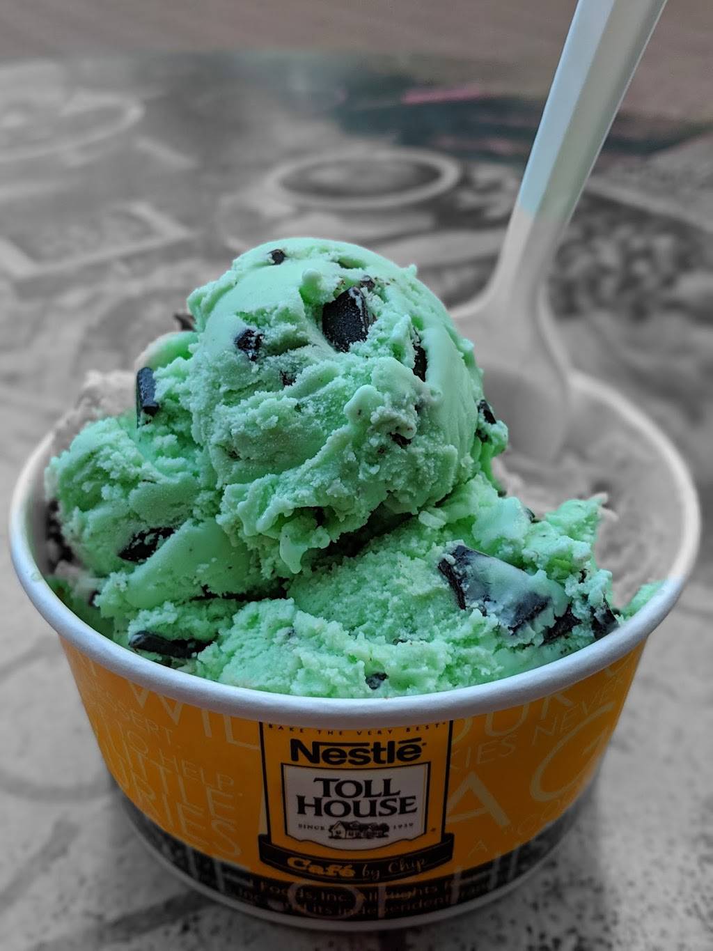 Nestlé Toll House Cafe by Chip | cafe | 25 Waterway Ave Suite 125, The Woodlands, TX 77380, USA | 8326636895 OR +1 832-663-6895