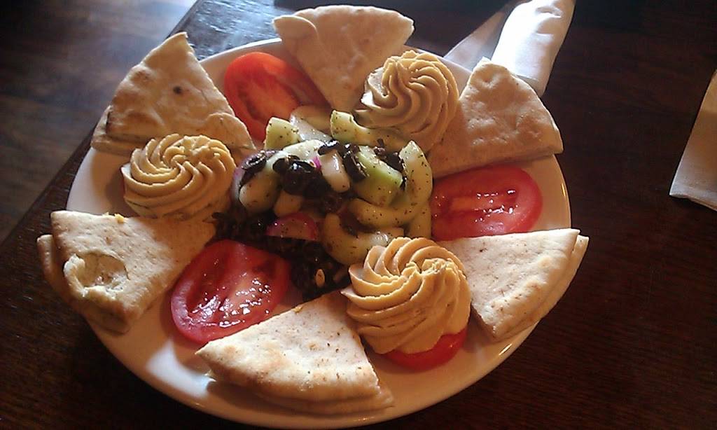 The Onion Pub & Brewery | restaurant | 22221 N Pepper Rd, Lake Barrington, IL 60010, USA | 8473817308 OR +1 847-381-7308