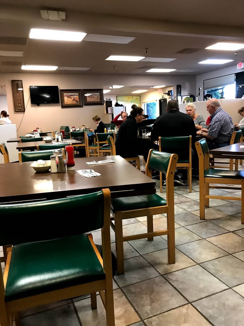 Hole n One | restaurant | 13573 W Camino Del Sol, Sun City West, AZ 85375, USA | 6235840296 OR +1 623-584-0296