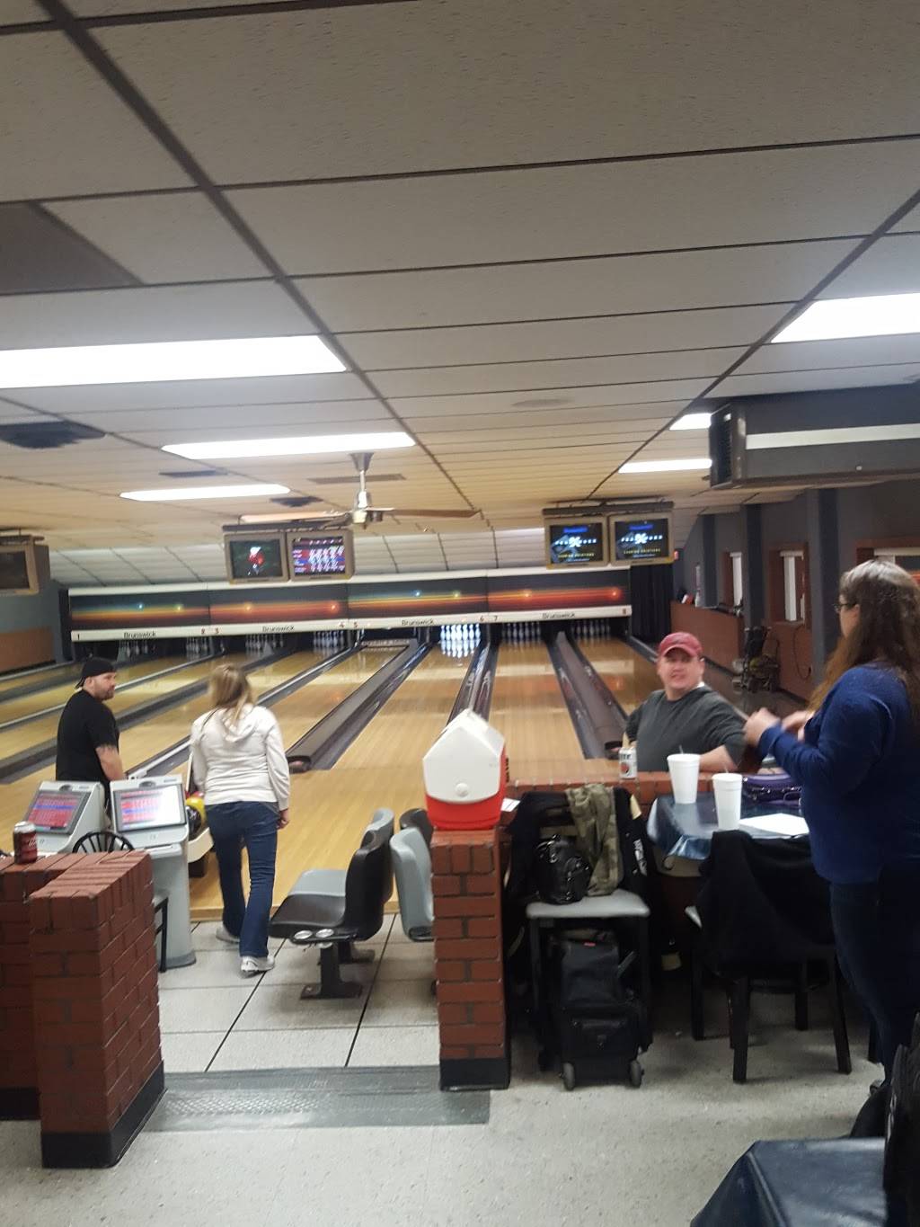 Nesbits Lanes | meal takeaway | 3501 Leechburg Rd, Pittsburgh, PA 15239, USA | 4127935556 OR +1 412-793-5556