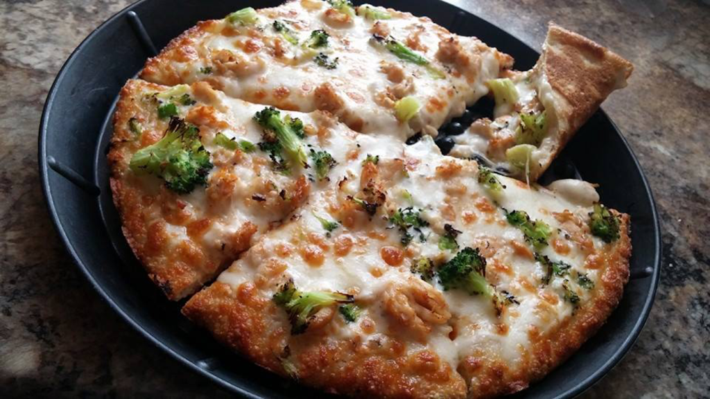 Supreme Pizza | restaurant | 147 Teaticket Hwy, Teaticket, MA 02536, USA | 5085482800 OR +1 508-548-2800