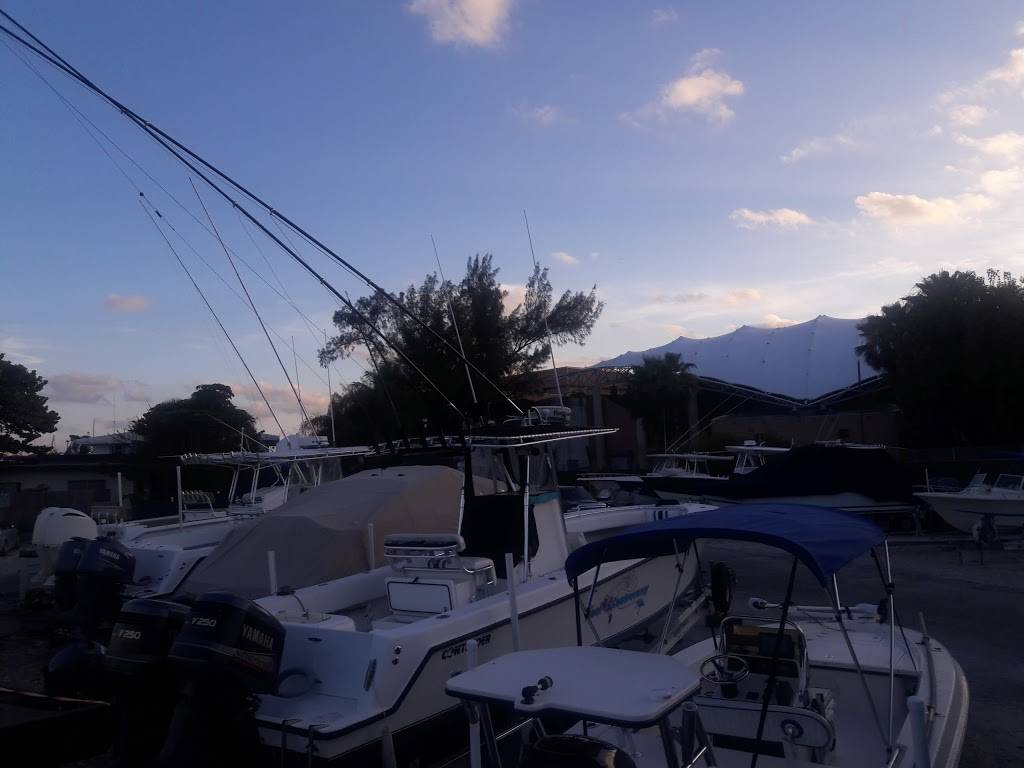 Miami Yacht Club | night club | 1001 MacArthur Causeway, Miami, FL 33132, USA | 3053779877 OR +1 305-377-9877