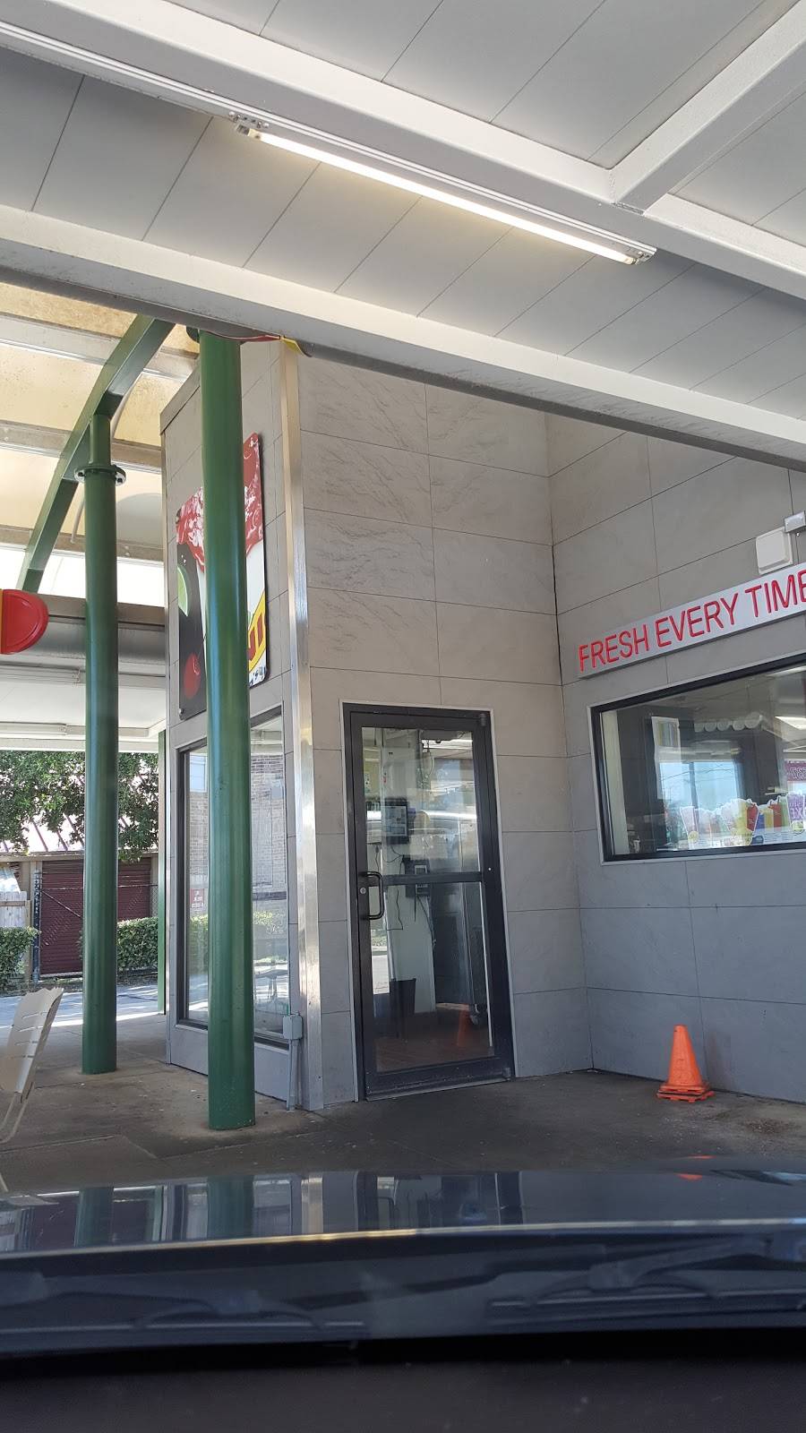 Sonic Drive-In | restaurant | 1437 Farm to Market 1960 Rd W, Houston, TX 77090, USA | 2814400590 OR +1 281-440-0590