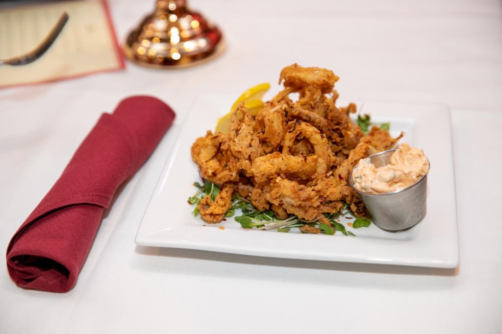 Cafe de luxe | restaurant | 12901 McGregor Blvd #23, Fort Myers, FL 33919, USA | 2396891370 OR +1 239-689-1370