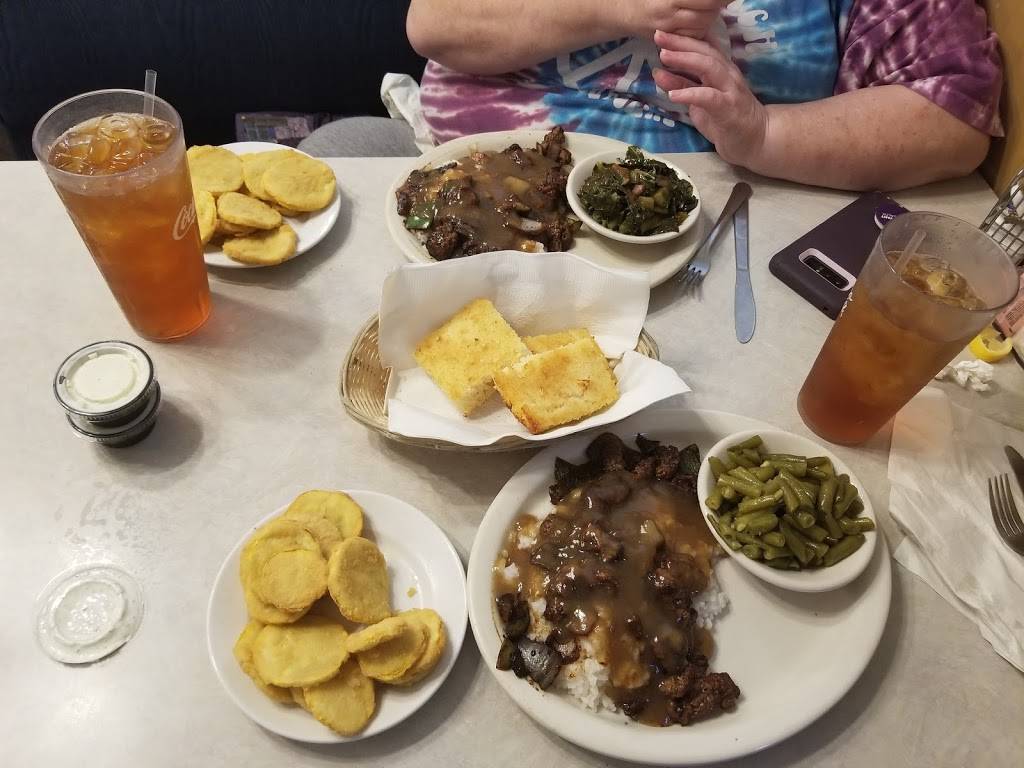 Guss Sir Beef Restaurant | restaurant | 4101 Monroe Rd, Charlotte, NC 28205, USA | 7043773210 OR +1 704-377-3210