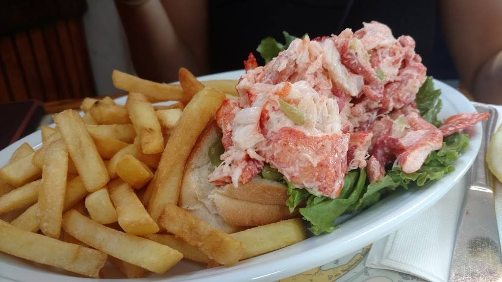 Baxters Boathouse | restaurant | 177 Pleasant St, Hyannis, MA 02601, USA | 5087754490 OR +1 508-775-4490