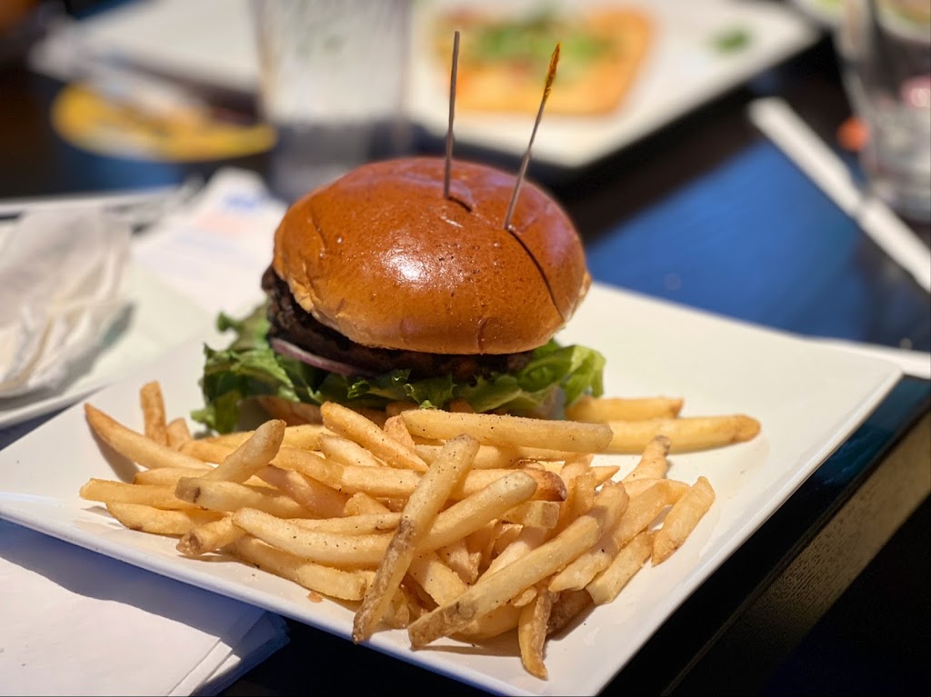 Dave & Busters | restaurant | 395 Gateway Dr, Brooklyn, NY 11239, USA | 7183686100 OR +1 718-368-6100