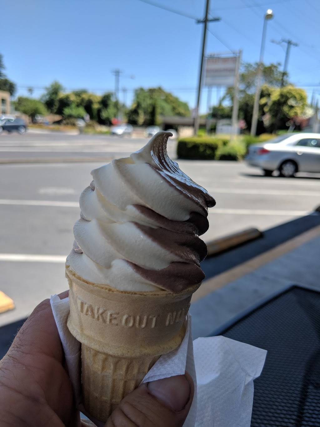 Cookies Drive In | restaurant | 5640 H St, Sacramento, CA 95819, USA | 9164578353 OR +1 916-457-8353