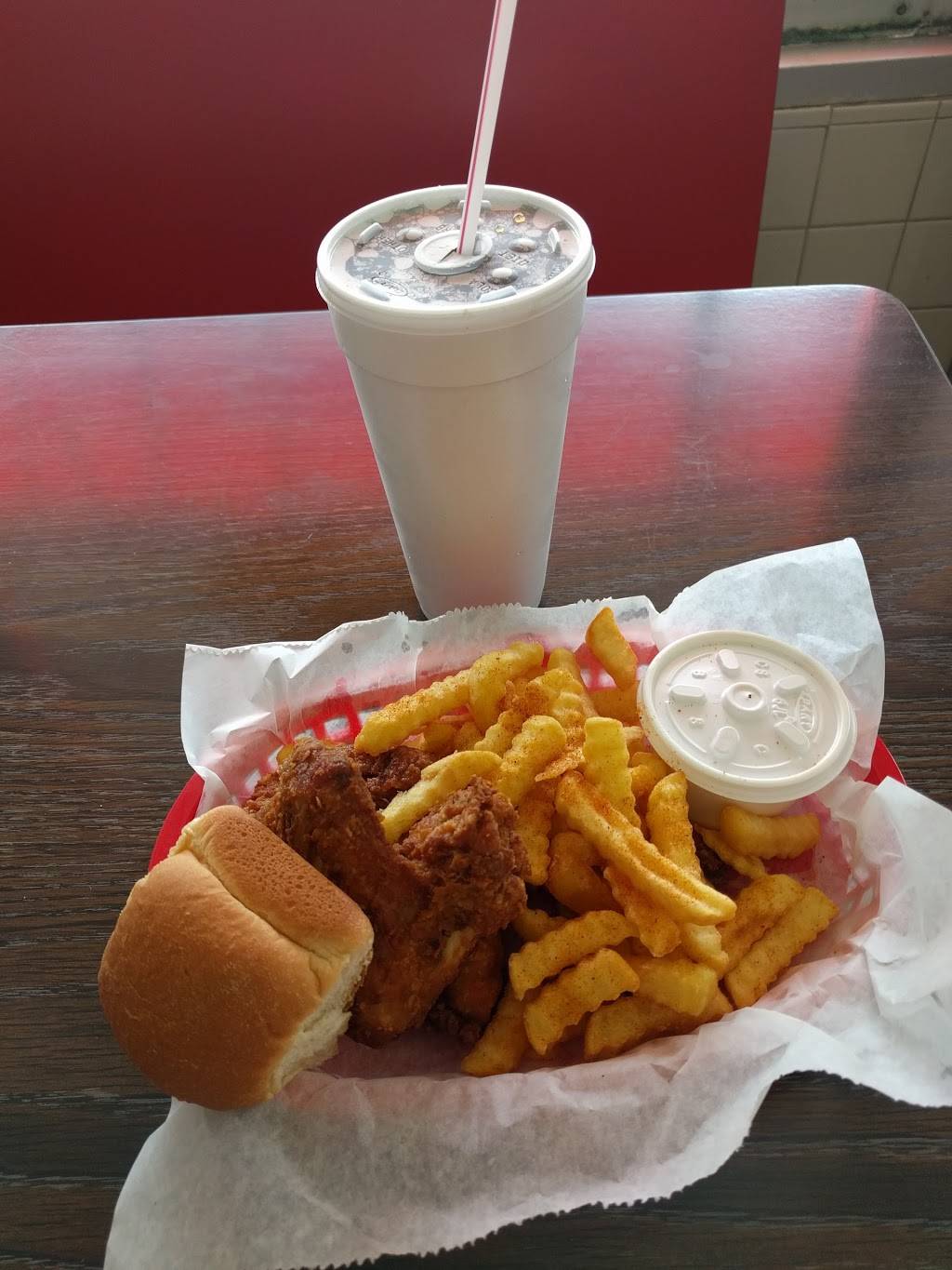 Maryland Fried Chicken | restaurant | 5003 Edgewater Dr, Orlando, FL 32810, USA | 4072956048 OR +1 407-295-6048