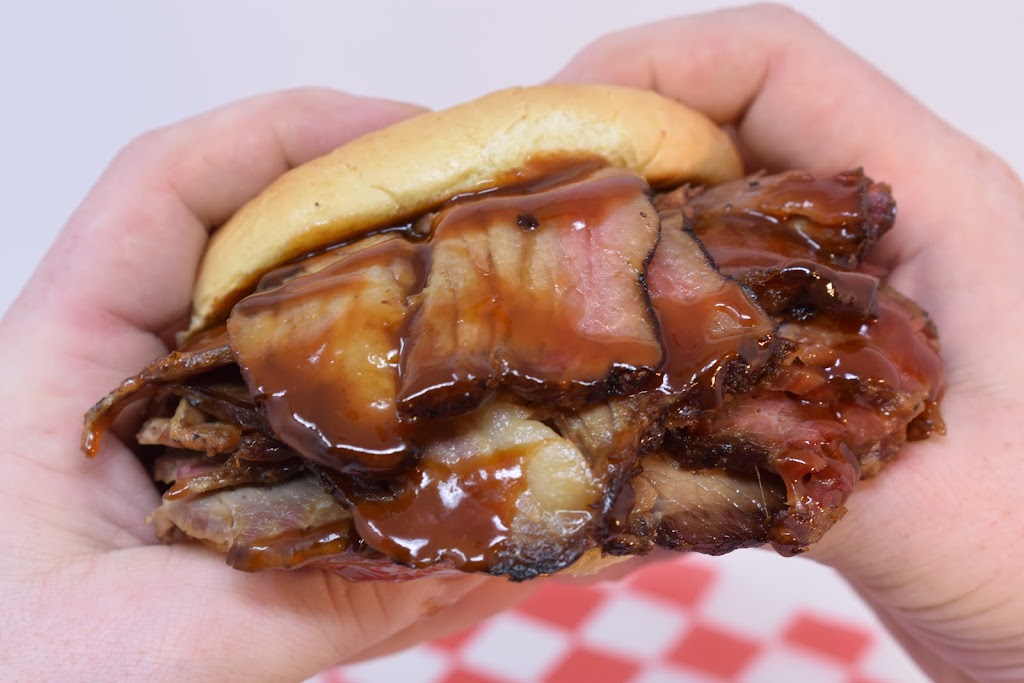 Redz BBQ | restaurant | 2546 S 48th St, Lincoln, NE 68506, USA | 4027801234 OR +1 402-780-1234