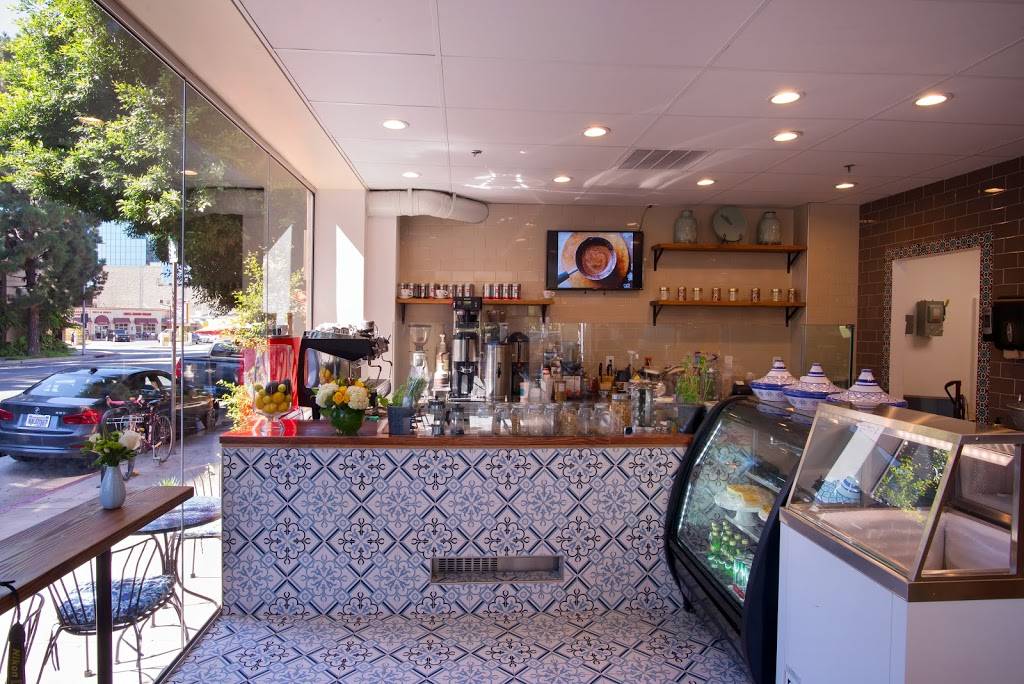 LEquipe Cafe & Salad Bar | cafe | 11301 W Olympic Blvd Ste 123, Los Angeles, CA 90064, USA | 4248327877 OR +1 424-832-7877