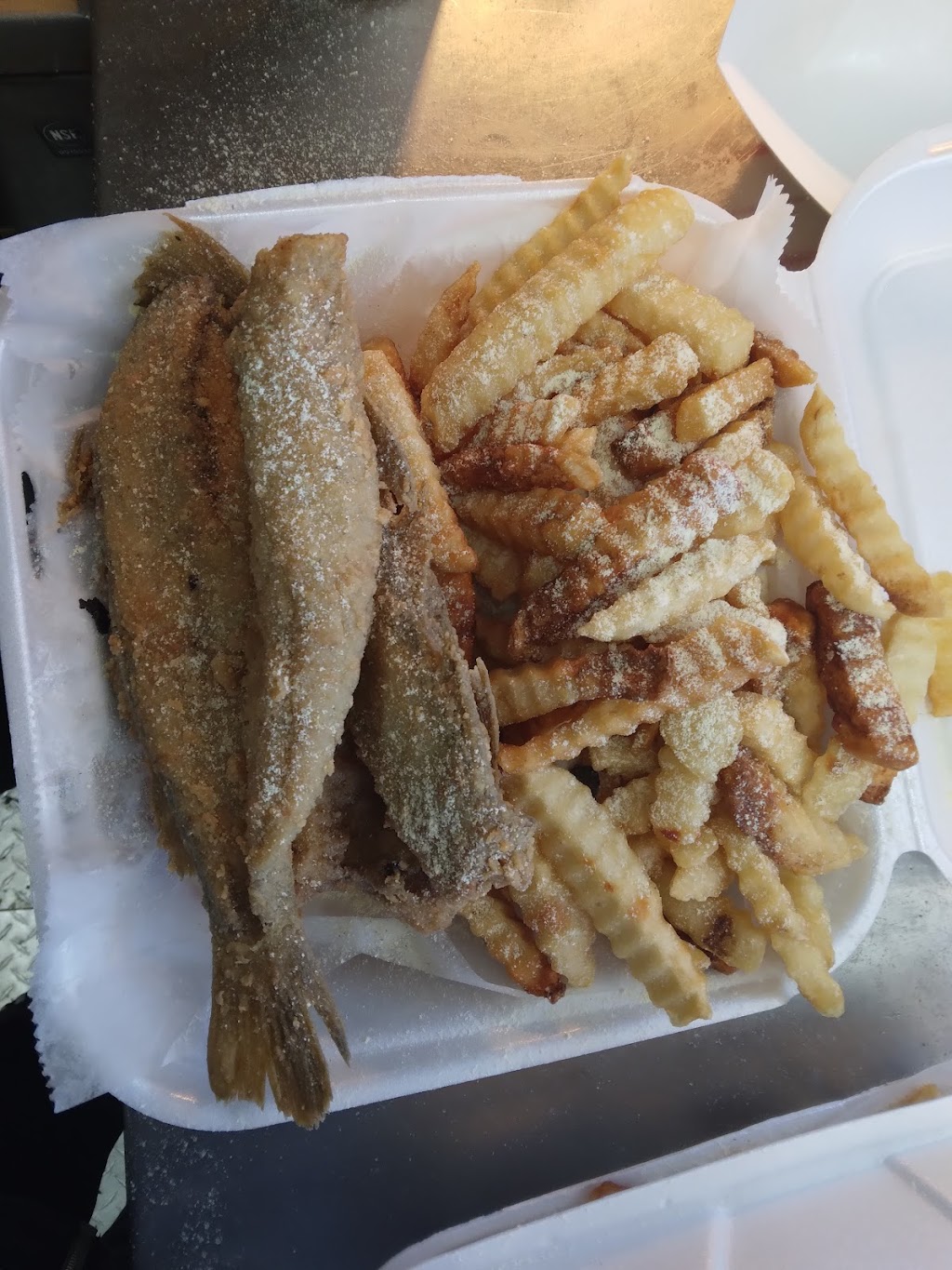 CJ Chicken and Seafood | restaurant | 147 E Cypress St, Ludowici, GA 31316, USA | 6783538471 OR +1 678-353-8471