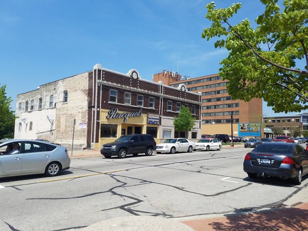 Racquets Downtown Grill | restaurant | 446 W Western Ave, Muskegon, MI 49440, USA | 2317264007 OR +1 231-726-4007