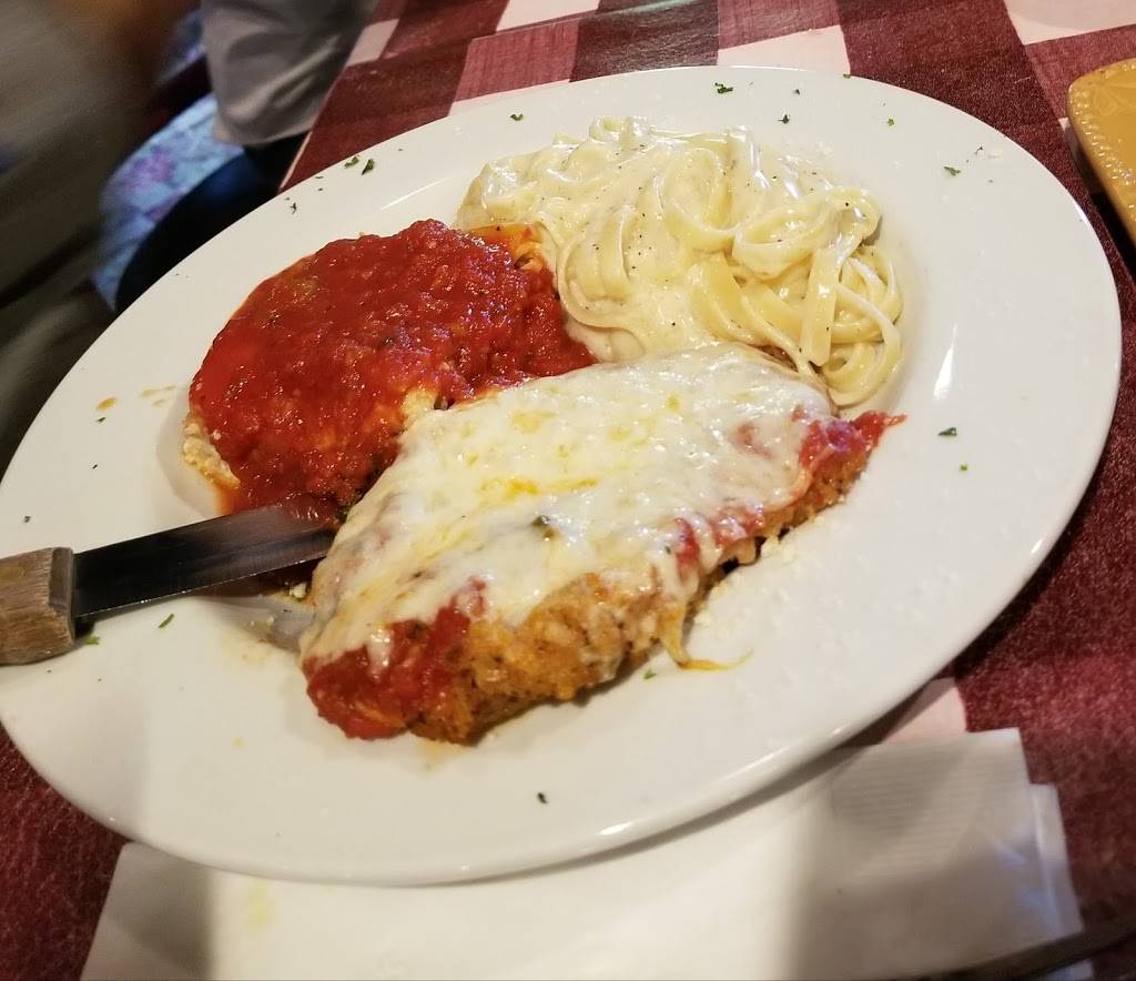 Di Ciccos Italian Restaurant | restaurant | 267 Academy Ave, Sanger, CA 93657, USA | 5598755557 OR +1 559-875-5557