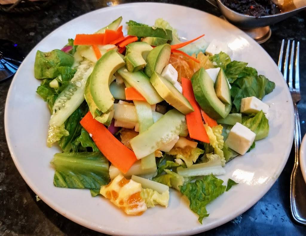 El Barco Mariscos | restaurant | 1035 N Ashland Ave, Chicago, IL 60622, USA | 7734866850 OR +1 773-486-6850