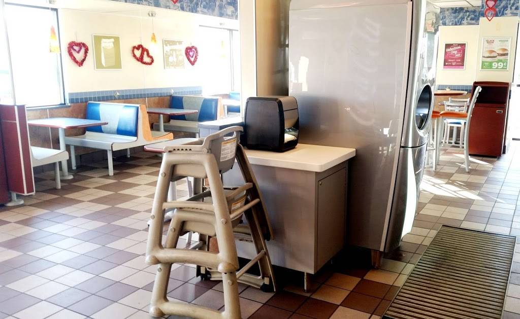 White Castle | restaurant | 120 S Bolingbrook Dr, Bolingbrook, IL 60440, USA | 6307393336 OR +1 630-739-3336