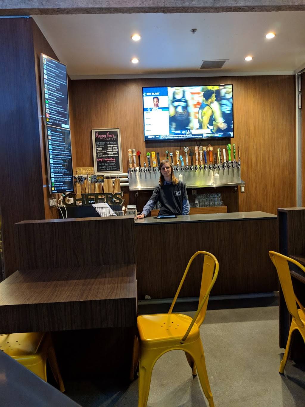TAPT Beer & Kitchen | restaurant | 259 W Washington Ave, Sunnyvale, CA 94087, USA | 4086178278 OR +1 408-617-8278