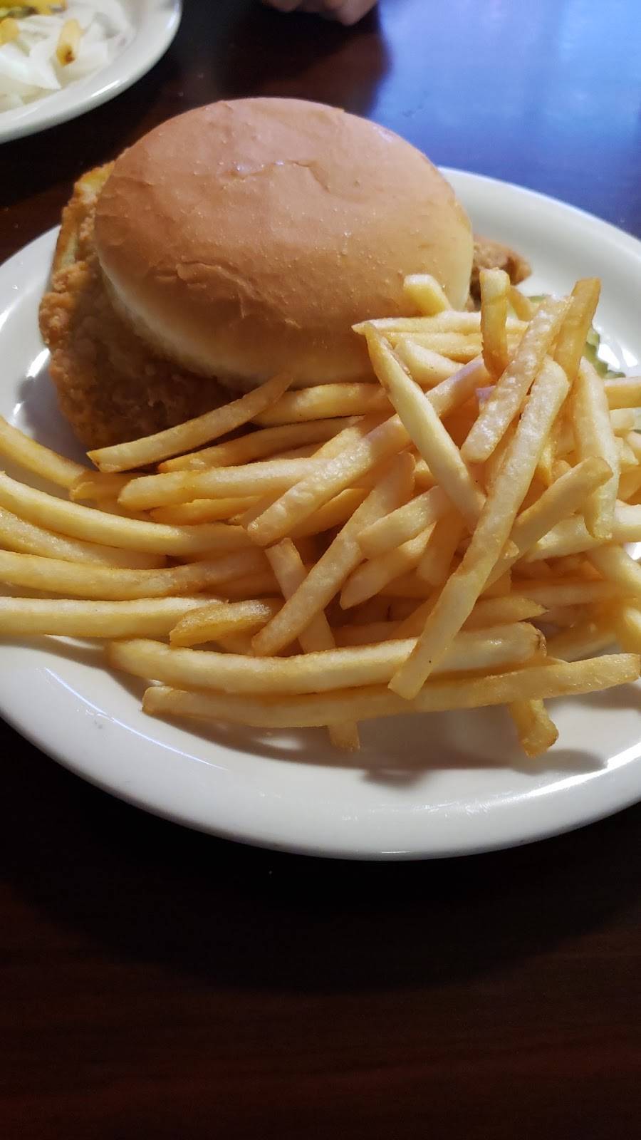 Quick Dine III | restaurant | 404 N Orange St, Butler, MO 64730, USA | 6602273780 OR +1 660-227-3780