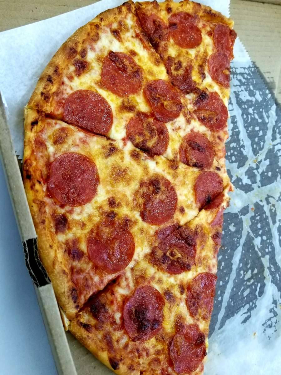 Dinas Pizza | restaurant | 930 Hingham St, Rockland, MA 02370, USA | 7818711100 OR +1 781-871-1100