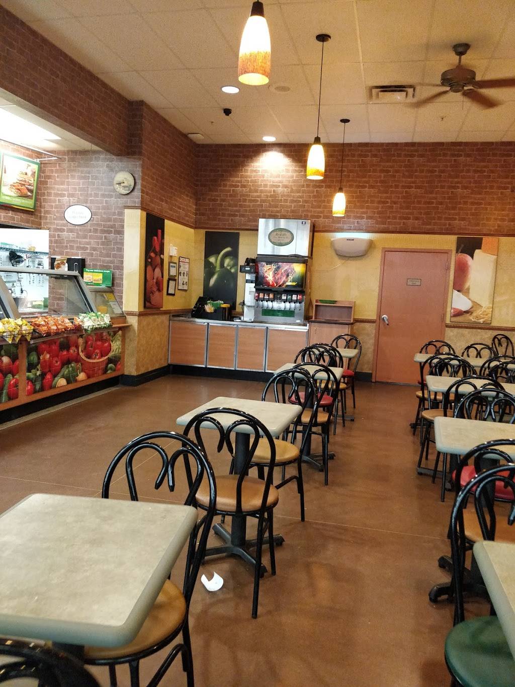 Subway Restaurants | restaurant | 965 NY-110, Farmingdale, NY 11735, USA | 6317771055 OR +1 631-777-1055