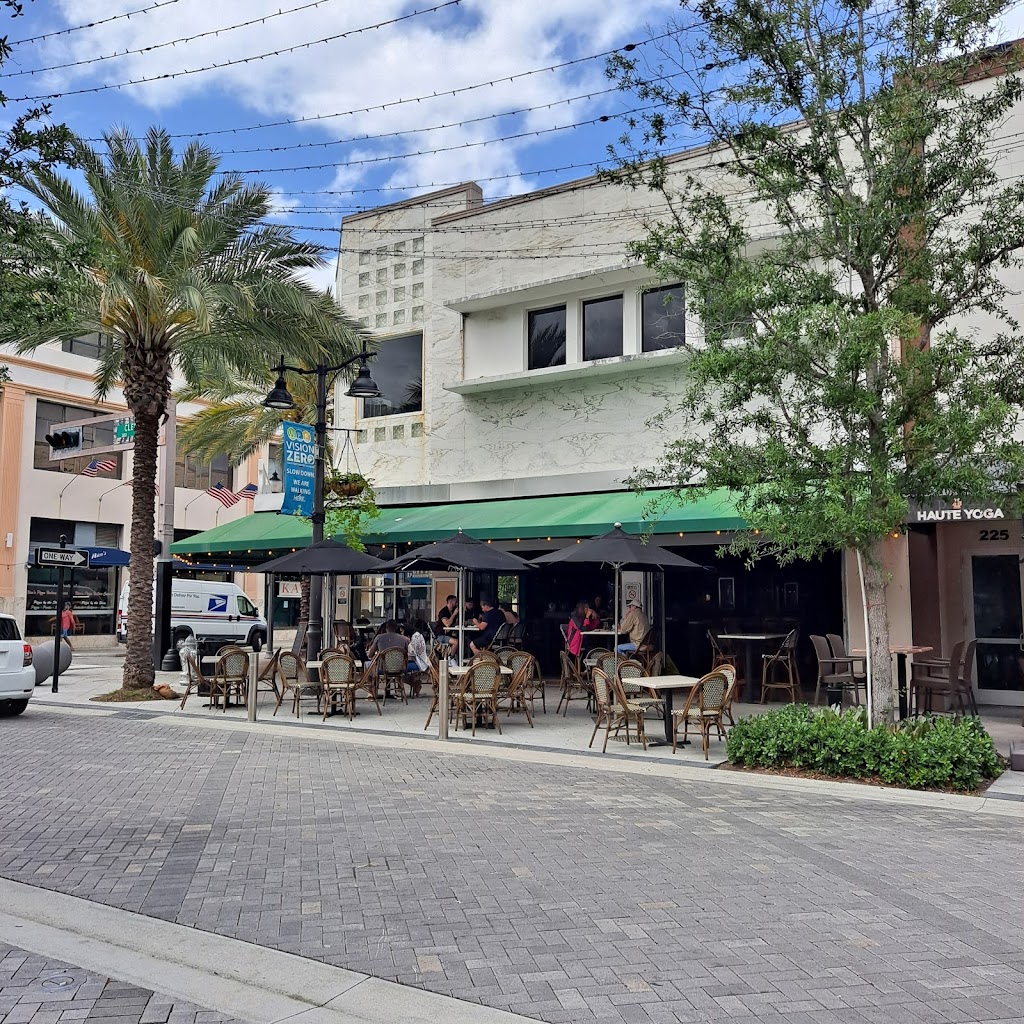 Duffys Sports Grill | restaurant | 225 Clematis St, West Palm Beach, FL 33401, USA | 5612491682 OR +1 561-249-1682