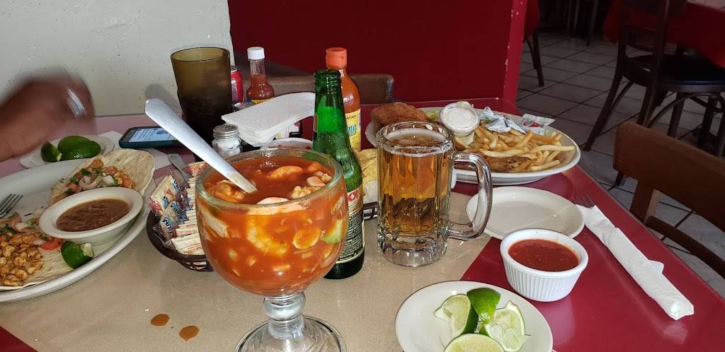 La Isla Del Encanto | restaurant | 2201 E Pioneer Pkwy, Arlington, TX 76010, USA | 8174591498 OR +1 817-459-1498