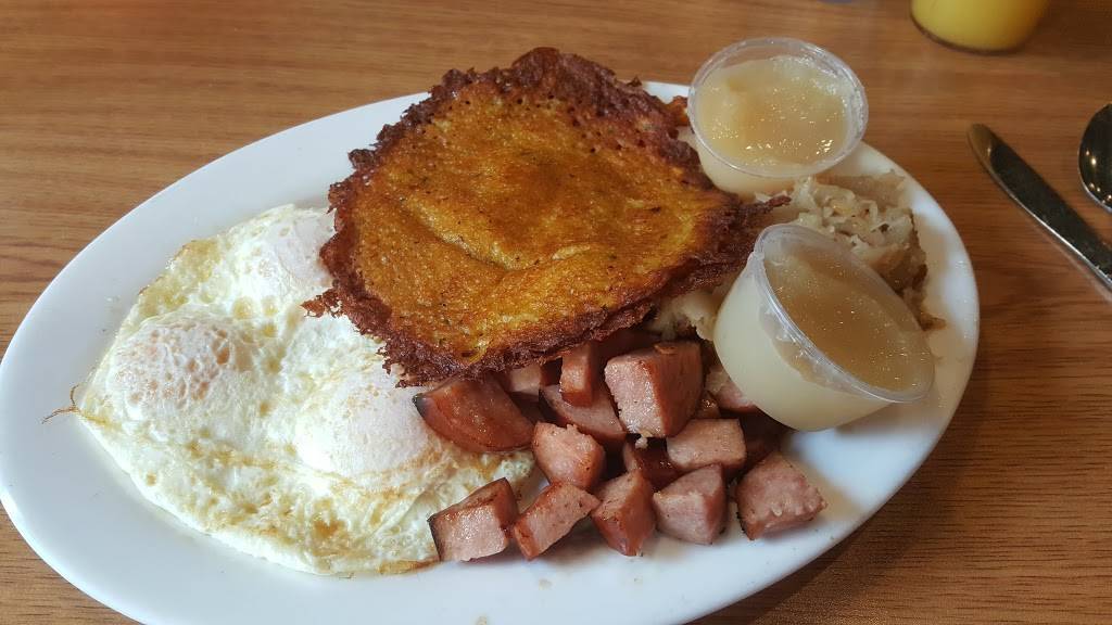 Judis Place | restaurant | 930 Center Ave, Oostburg, WI 53070, USA | 9205643535 OR +1 920-564-3535