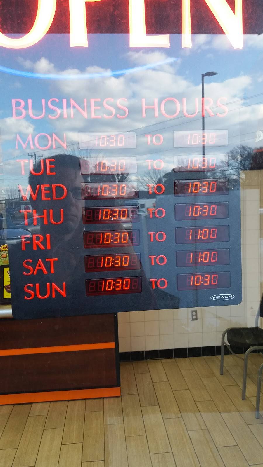 Little Caesars Pizza | meal takeaway | 3014 Turnpike Rd, Portsmouth, VA 23701, USA | 7573971979 OR +1 757-397-1979