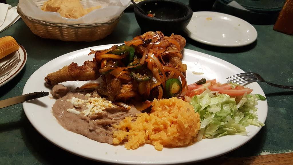 Panchos | restaurant | 700 E New York St, Aurora, IL 60505, USA | 6308209391 OR +1 630-820-9391