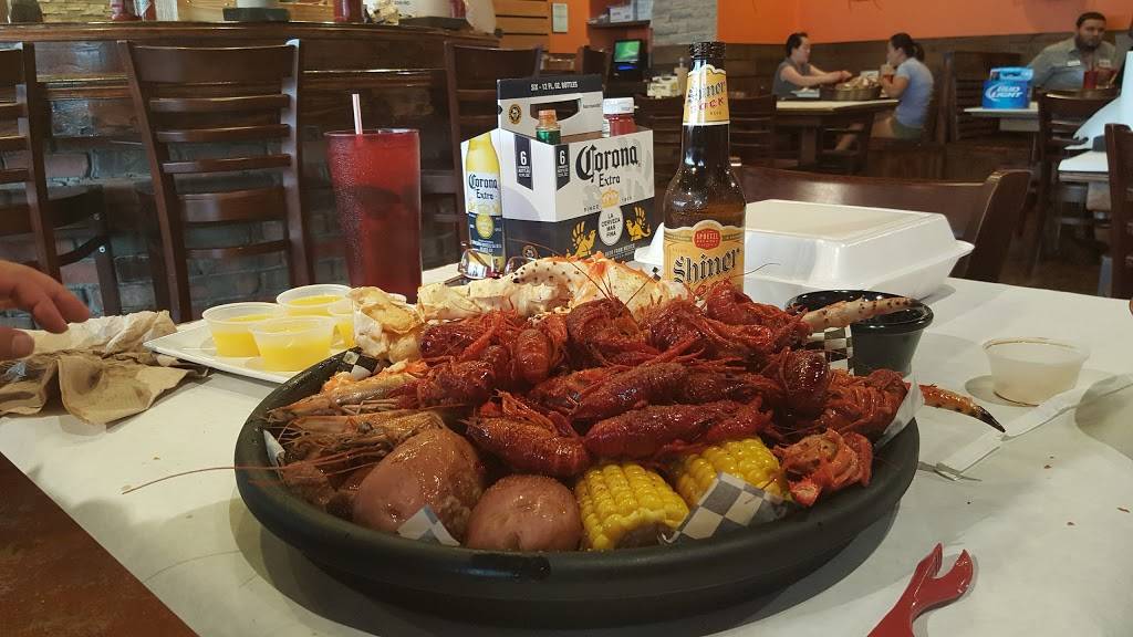 The Crawfish Pot & Oyster Bar | restaurant | 9820 Gulf Fwy #7, Houston, TX 77034, USA | 7133606547 OR +1 713-360-6547