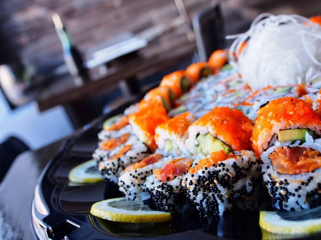 Yuzu Sushi & Robata Grill | restaurant | 1751 W Chicago Ave, Chicago, IL 60622, USA | 3126664100 OR +1 312-666-4100