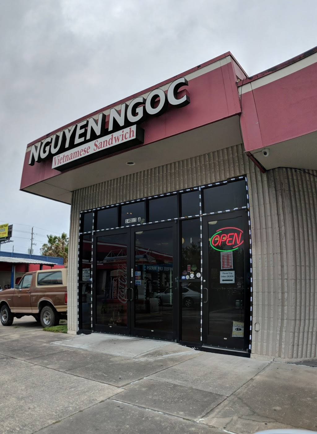 Nguyen Ngoc Vietnamese Sandwich | restaurant | 14015 Bammel North Houston Rd a, Houston, TX 77014, USA | 2818958998 OR +1 281-895-8998