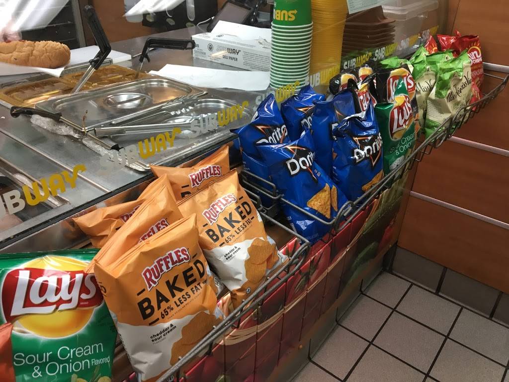 Subway | restaurant | 15861 Southfield Rd, Allen Park, MI 48101, USA | 3132947827 OR +1 313-294-7827