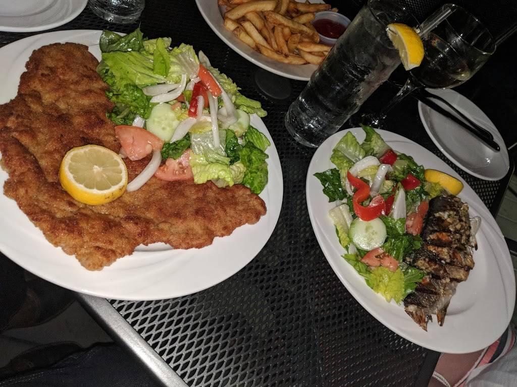 Old House Cosmopolitan | restaurant | 1024 Cameron St, Alexandria, VA 22314, USA | 7037179361 OR +1 703-717-9361