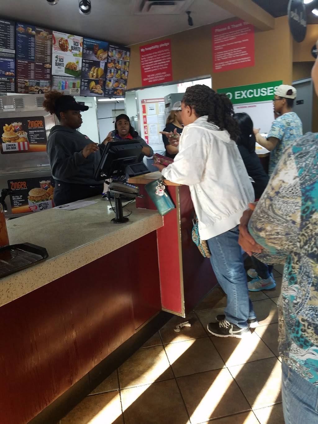 KFC | restaurant | 6009 Bullard Ave, New Orleans, LA 70128, USA | 5042406374 OR +1 504-240-6374