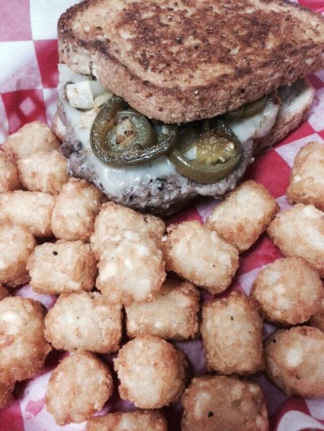 Dugout Bar & Grill | restaurant | 158 Main St, Bethel, MN 55005, USA | 7634340119 OR +1 763-434-0119