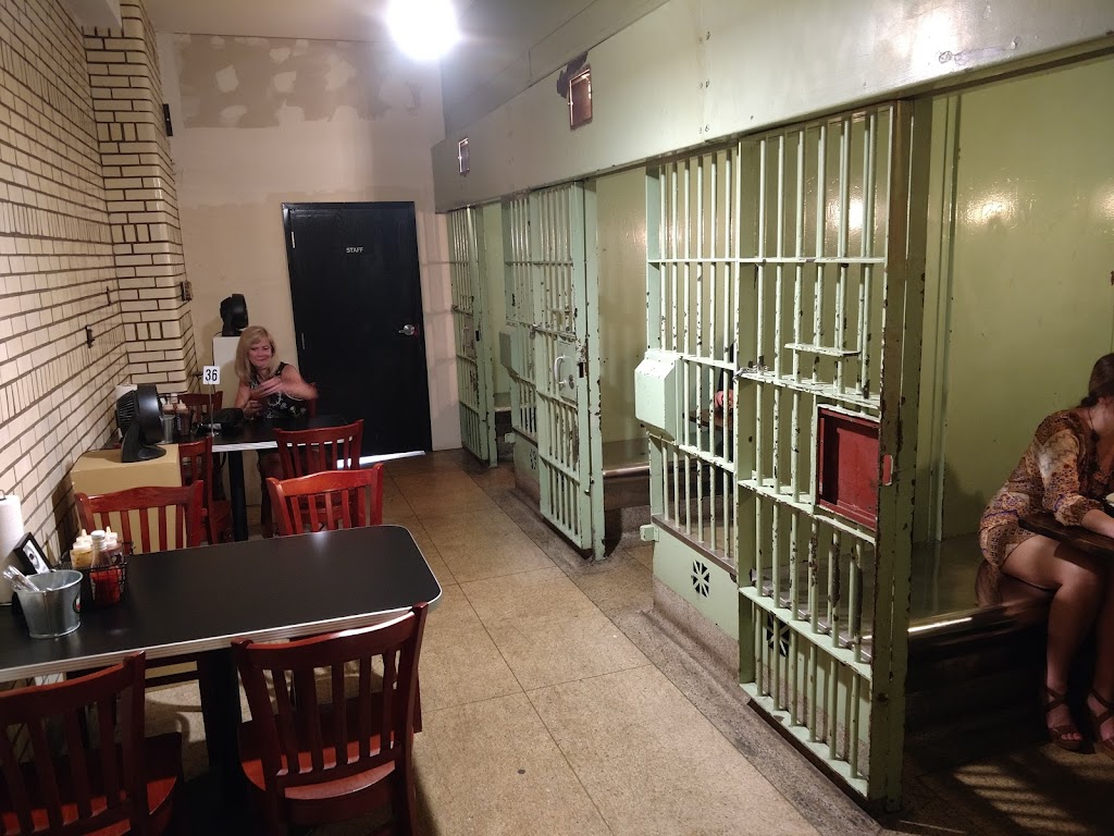 Capitalist Pig | meal takeaway | 2727 S 12th St, St. Louis, MO 63118, USA | 3147718230 OR +1 314-771-8230